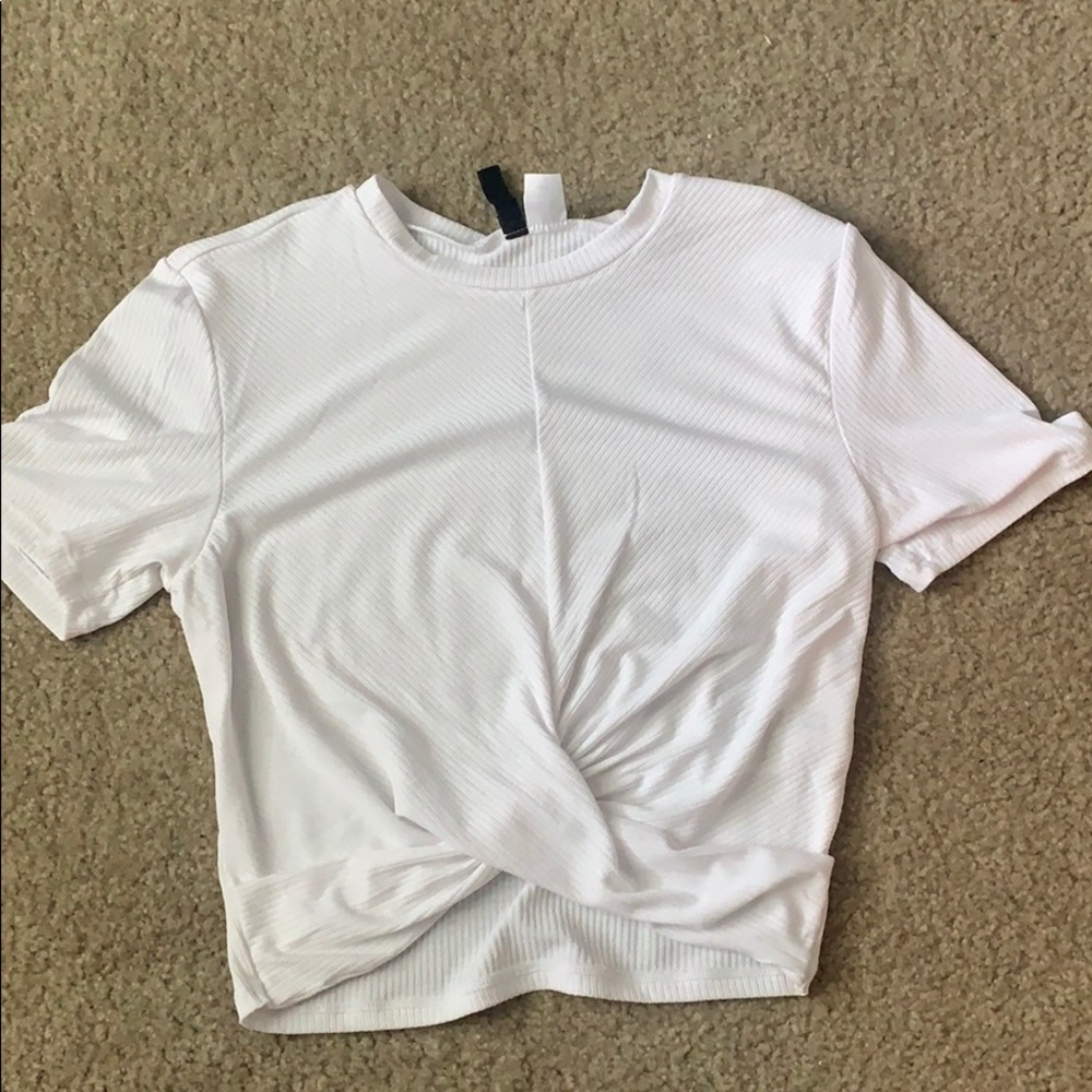 Medium white crop top